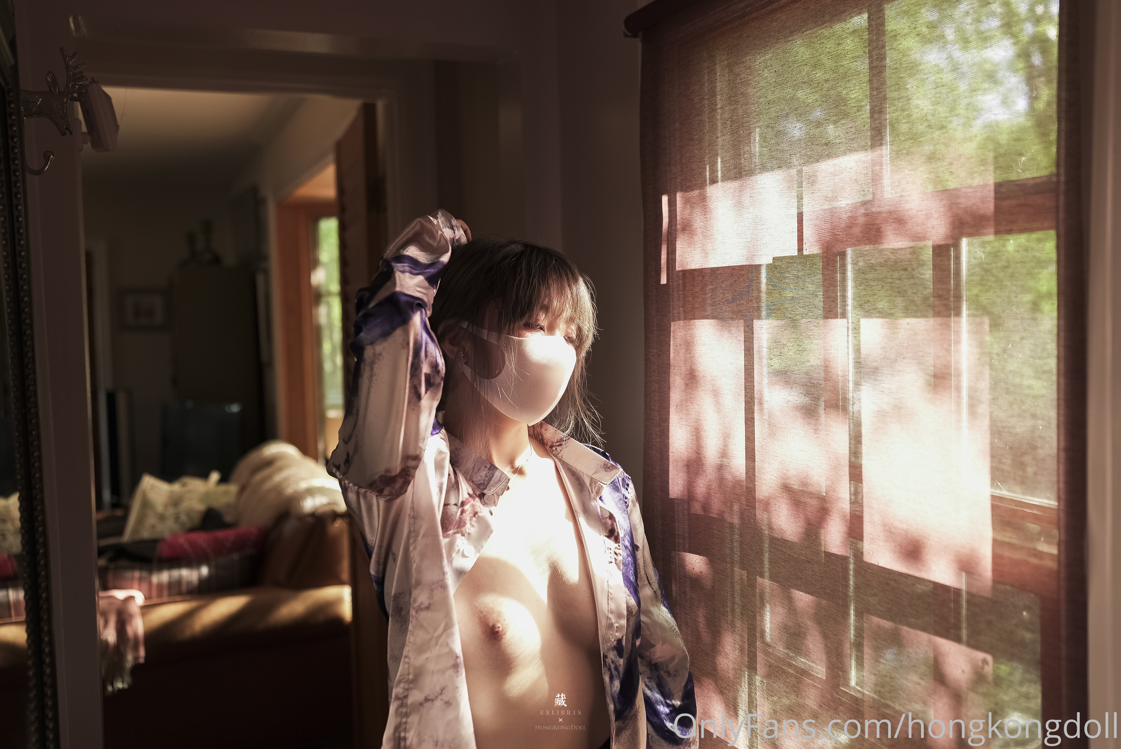 《HongKongDoll「一日女友的漂亮姐姐」中篇 - 她是谁》最新高清在线播放封面图